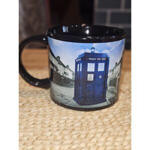 BBC - Doctor Who Coffee Mug - Disappearing Tardis Temperature Changing Mug 2014